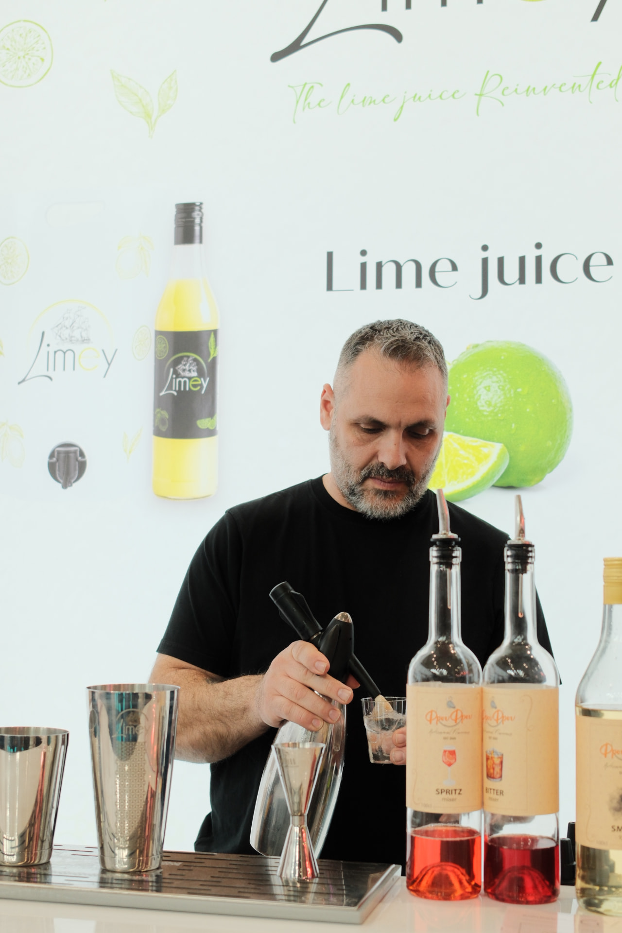 Live cocktail preparation with Limey and Frou Frou at HORECA 2026